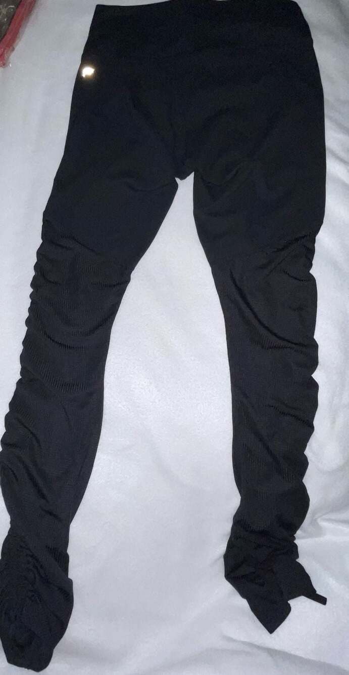 Fabletics Black Ruched Leggings - Medium